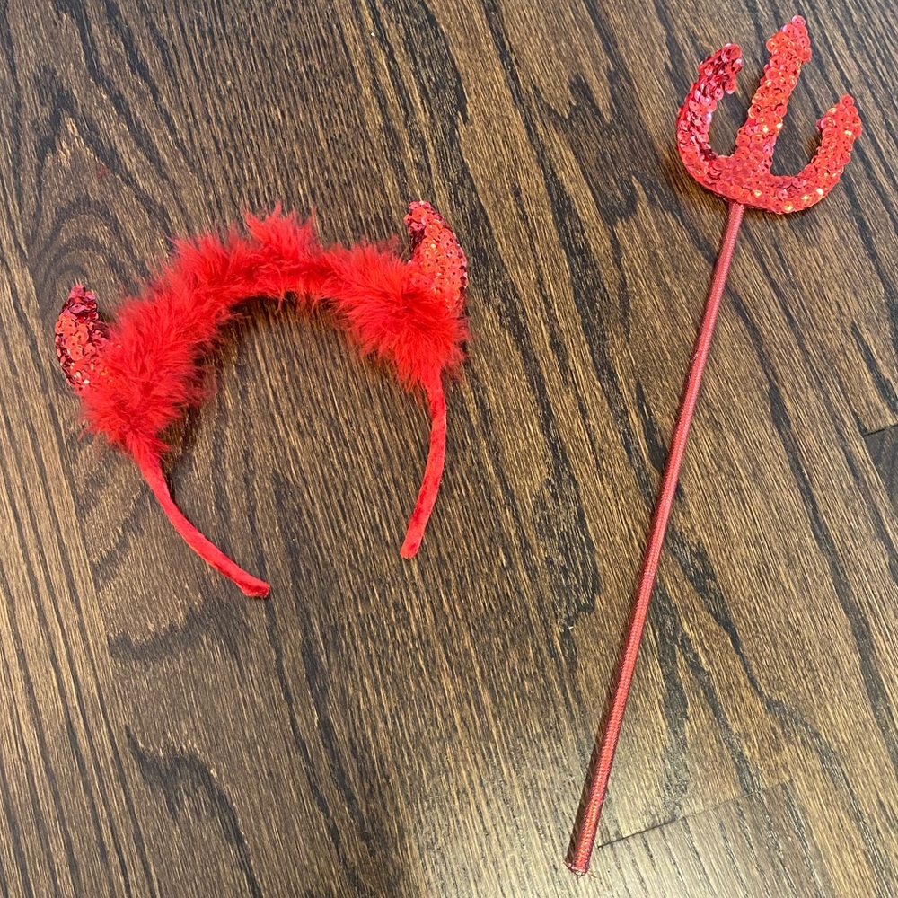 Devil headband and pitchfork